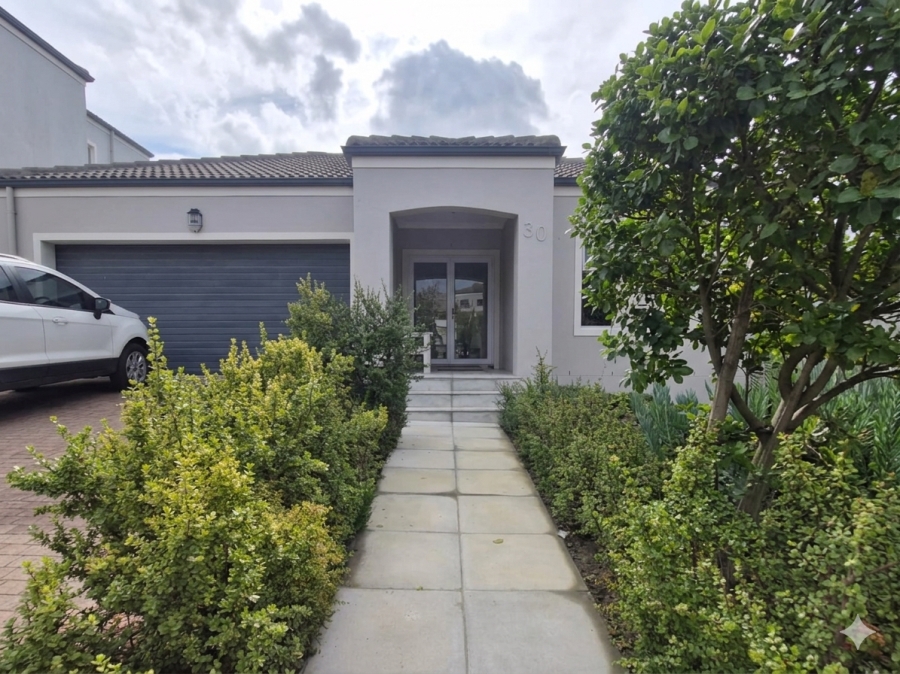 To Let 3 Bedroom Property for Rent in Avalon Estate Western Cape